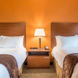 Queen Room Two Queen Beds Mobility Accessible